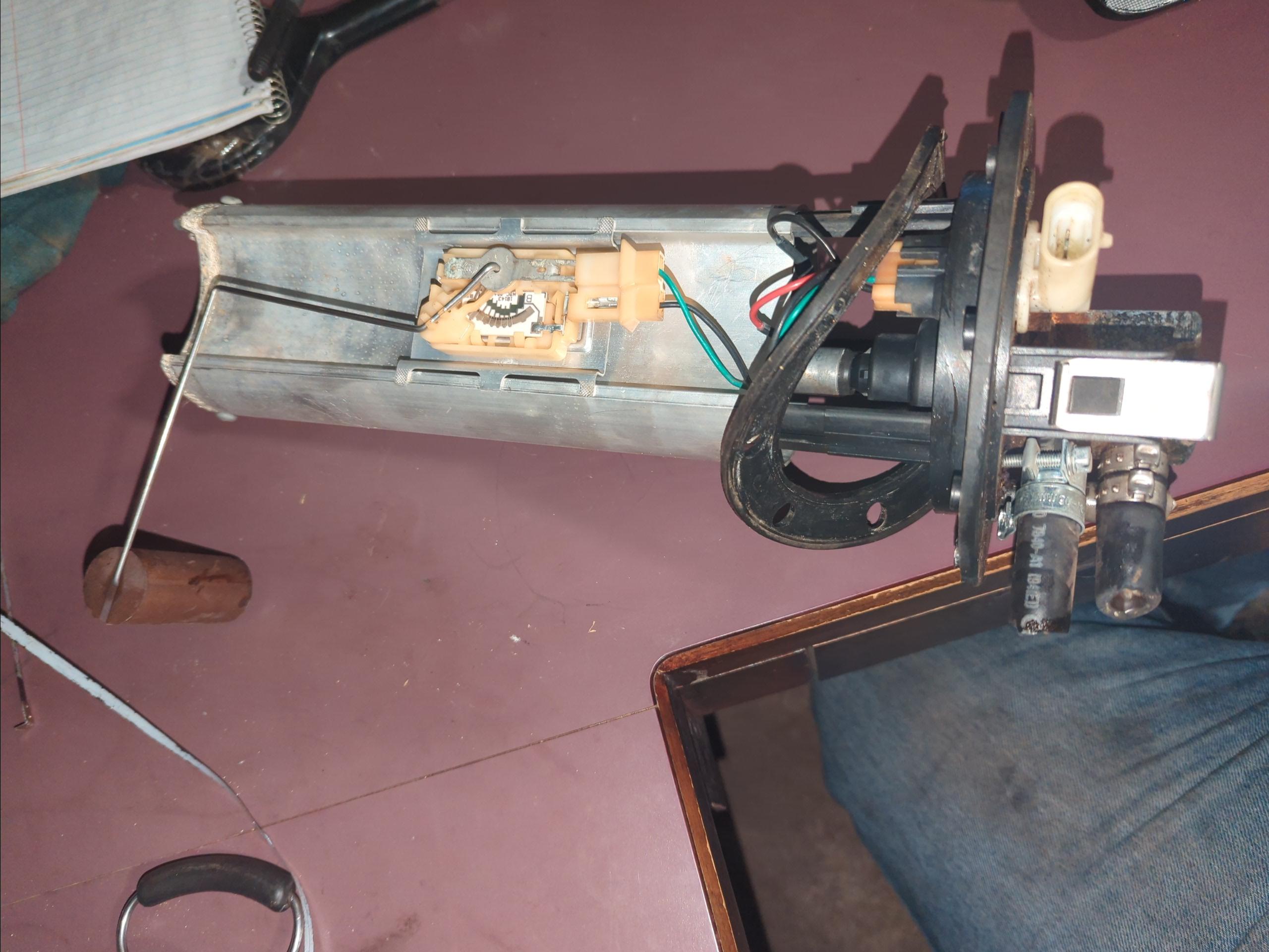 2001 - 2002 Sea Doo GTX DI,RX DI Fuel Pump Module - Image 4