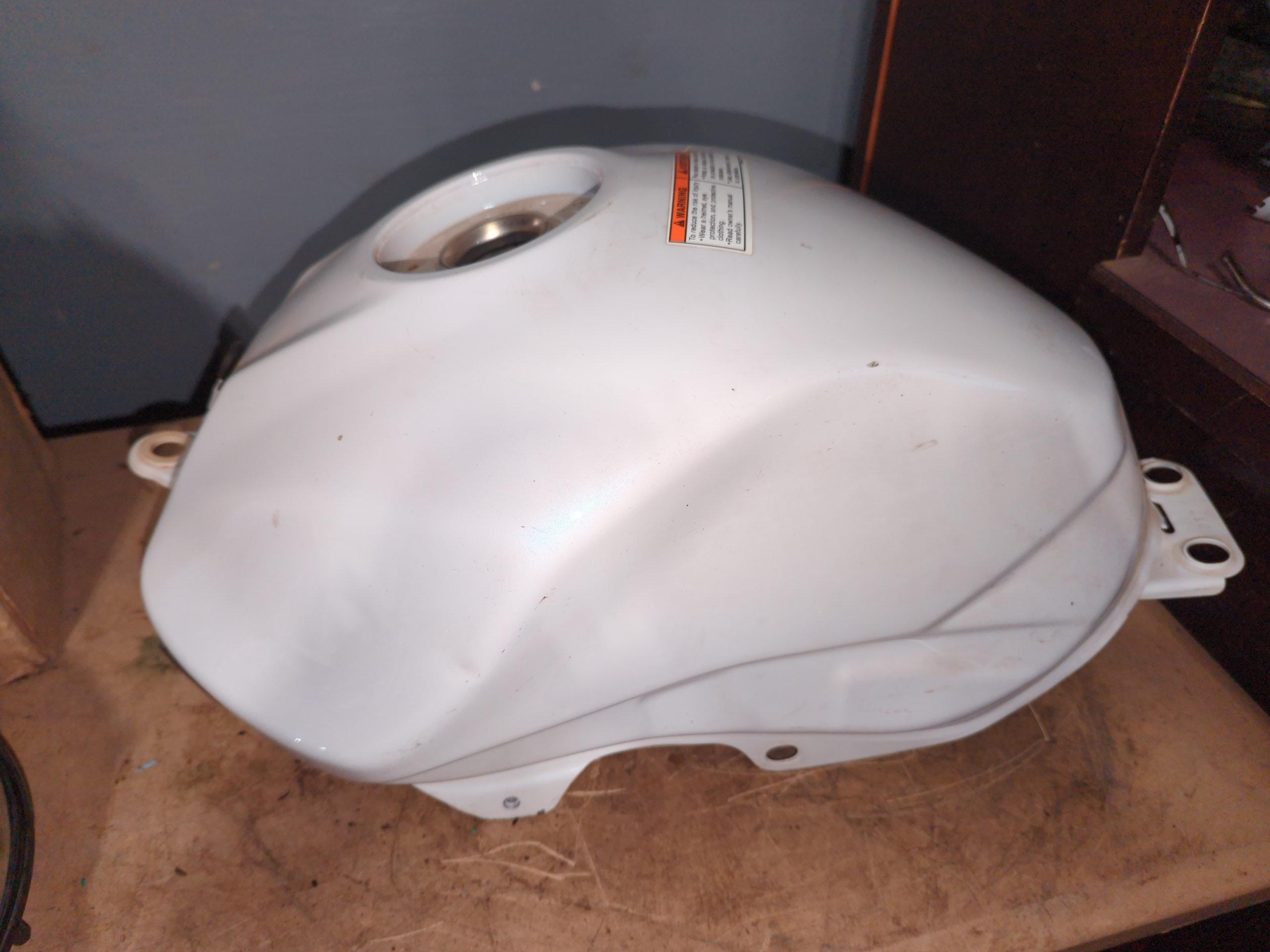 Suzuki Fuel Tank White - Image 5
