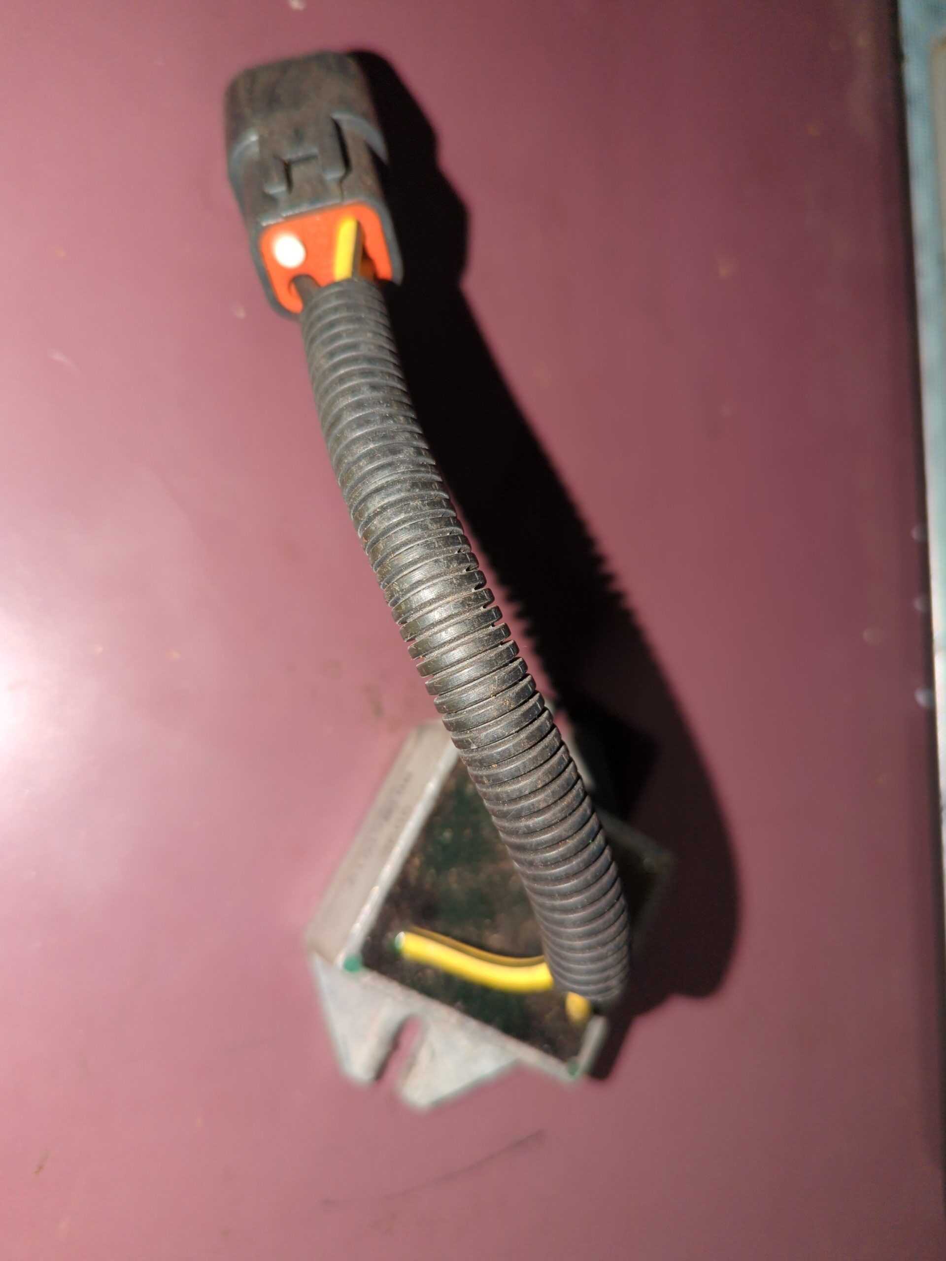 2005 - 2009 Ski Doo Expedition 550F,MX Z 380F,MX Z 550F,Summit 550F,Summit Fan Voltage Regulator Manual Starter - Image 2