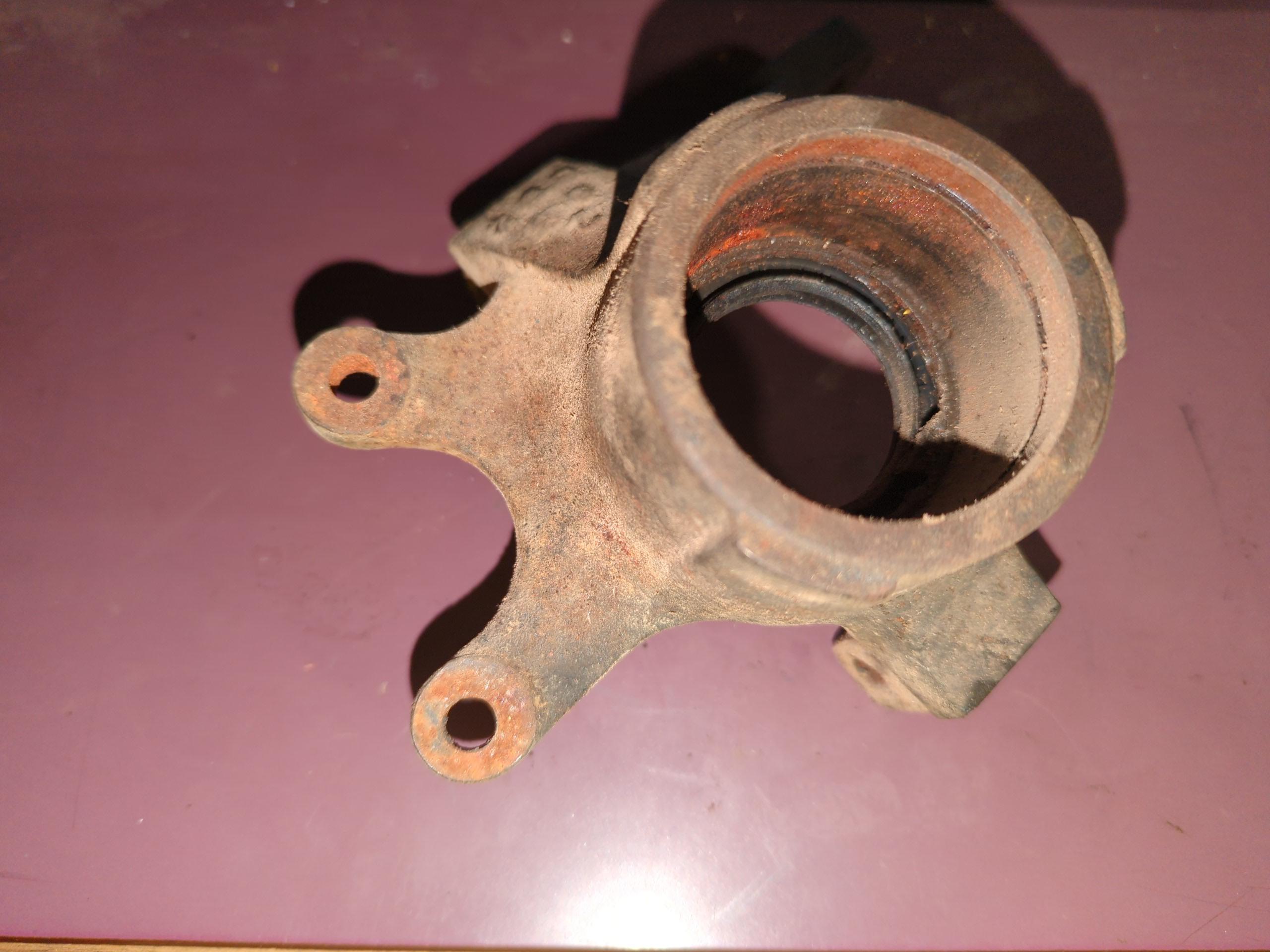 1998 – 2004 Arctic Cat 250.400.500,650 V-2 Knuckle – Assembly Left - Image 2