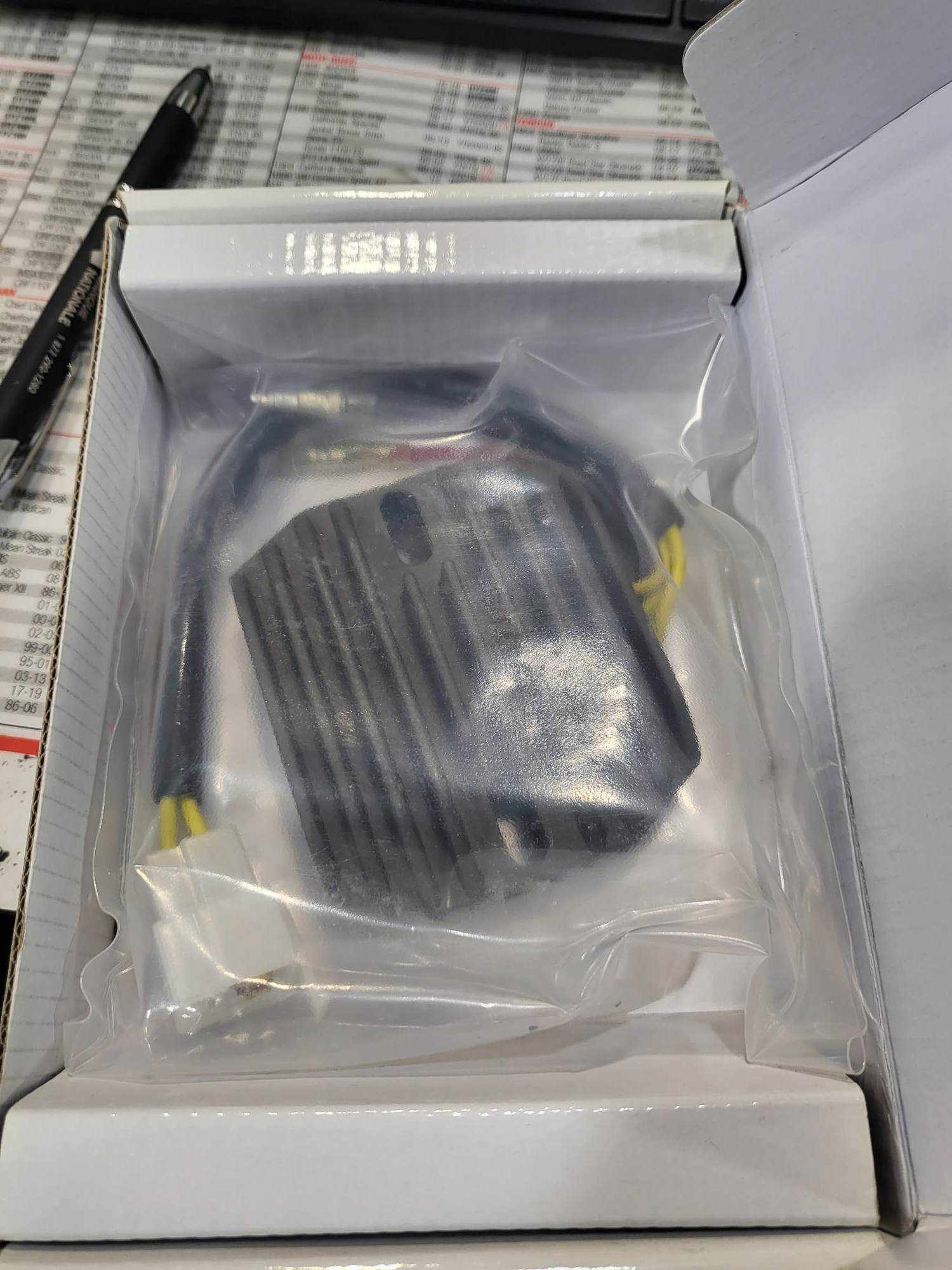 HONDA REGULATOR/RECTIFIER - 215026
