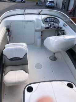 1999 Seaswirl 22' with new 4.3L V6 engine - Image 7
