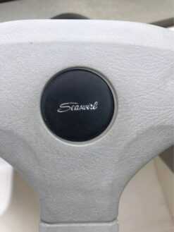 1999 Seaswirl 22' with new 4.3L V6 engine - Image 3