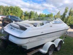 1999 Seaswirl 22' with new 4.3L V6 engine