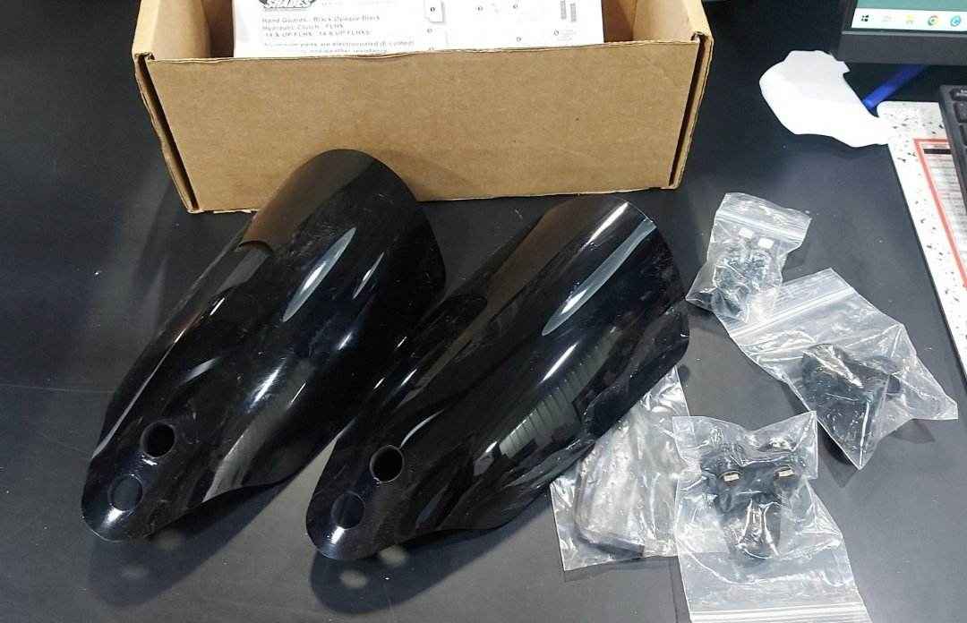 MEMPHIS SHADES HARLEY DAVIDSON HAND GRDS 14 FLHX BLK