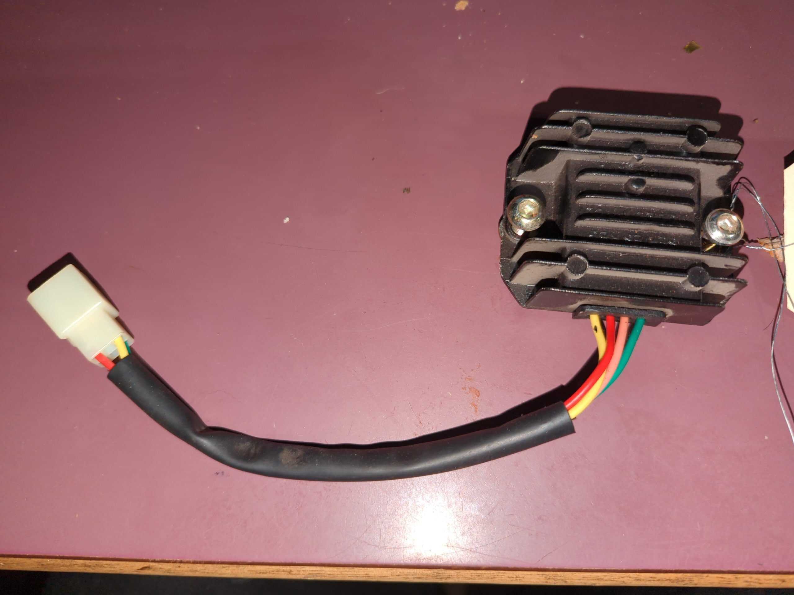 GIO GX250 VOLTAGE REGULATOR