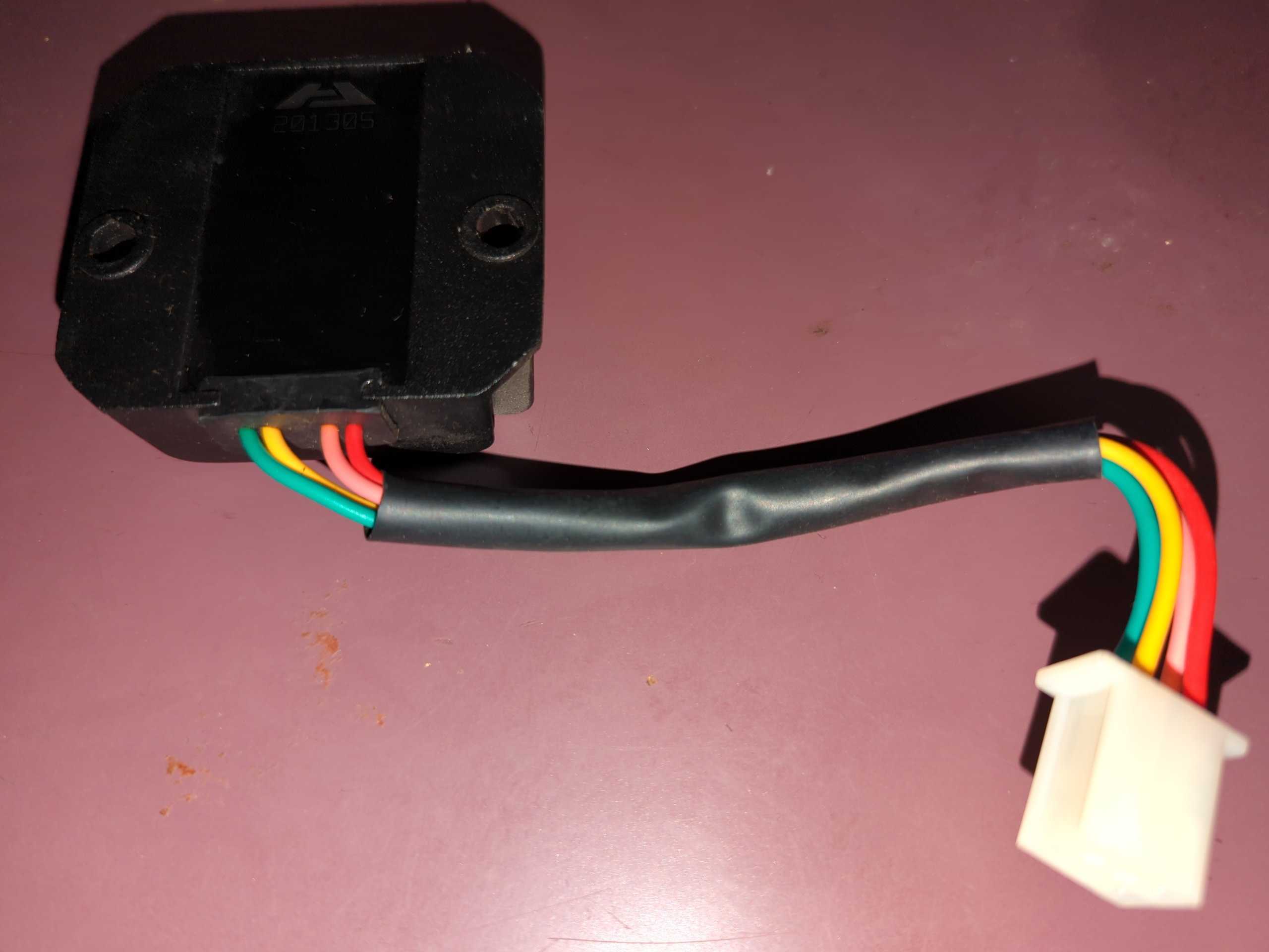 Rectifier - Voltage Regulator, 150cc to 250cc, 4-pin Male Connector - Image 2