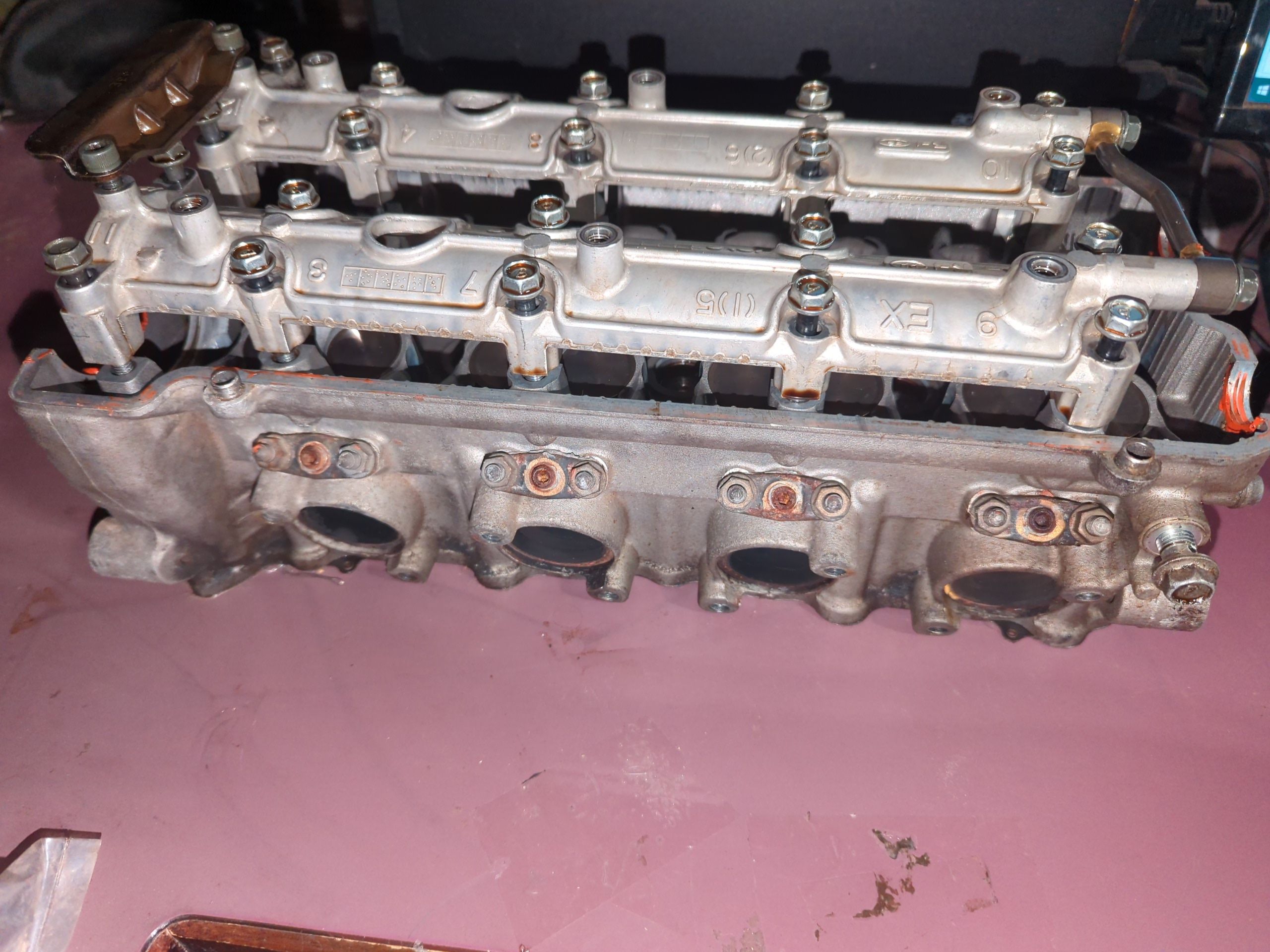 1996 - 1999 Suzuki GSX-R750 CYLINDER HEAD With Cover - Image 6