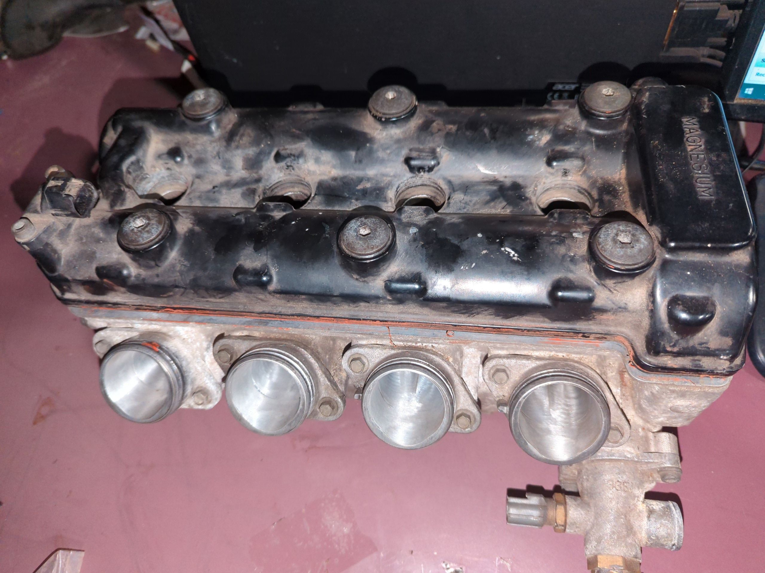 1996 - 1999 Suzuki GSX-R750 CYLINDER HEAD With Cover