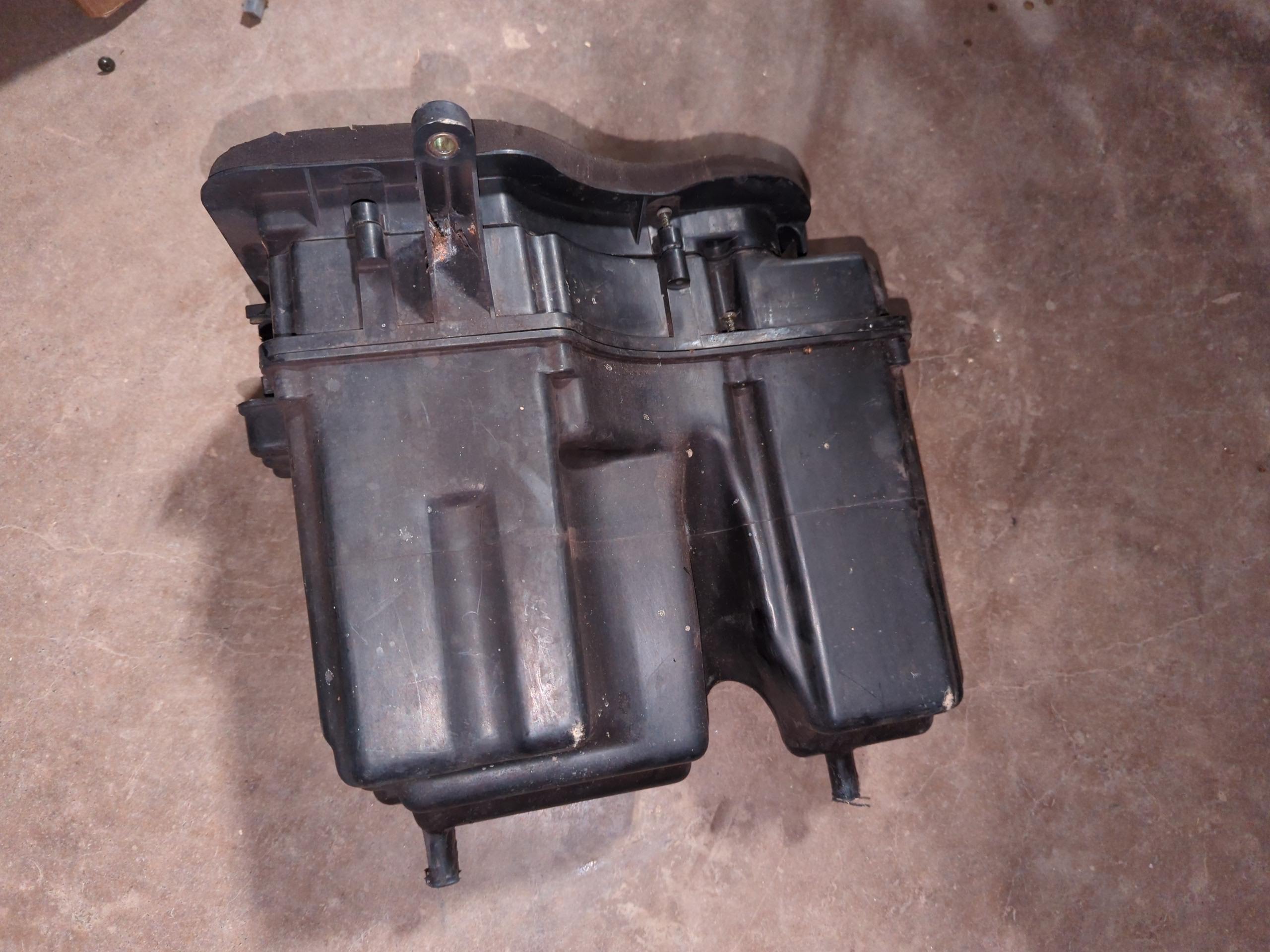 2004 - 2006 Yamaha SX VENOM,VENTURE 600 Silencer, Intake Air Box - Image 2