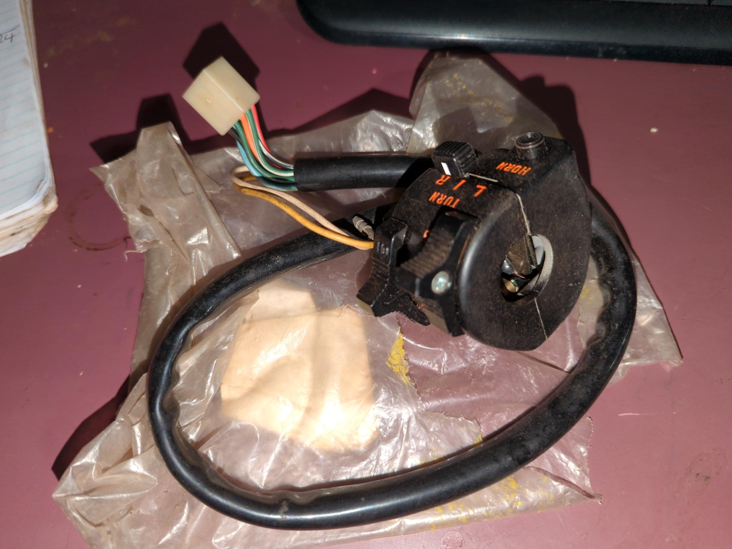 1971 - 1977 Suzuki T500,TITAN,HUSTLER - GT250 SWITCH ASSY,HANDLE LH