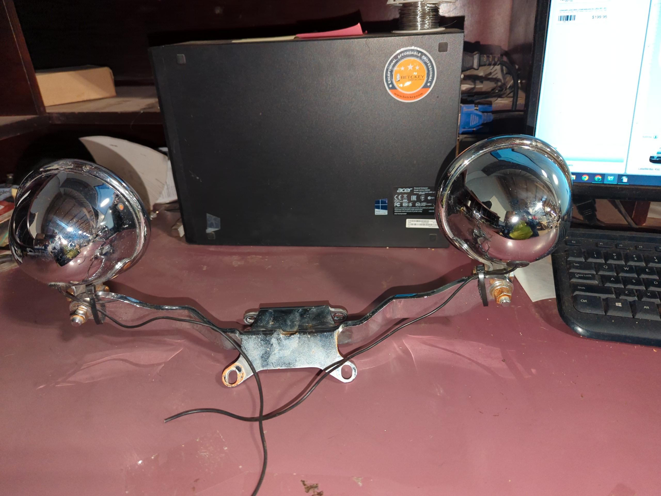 2004 - 2007 Honda Shadow VT750 HEADLIGHT Assembly - Image 2