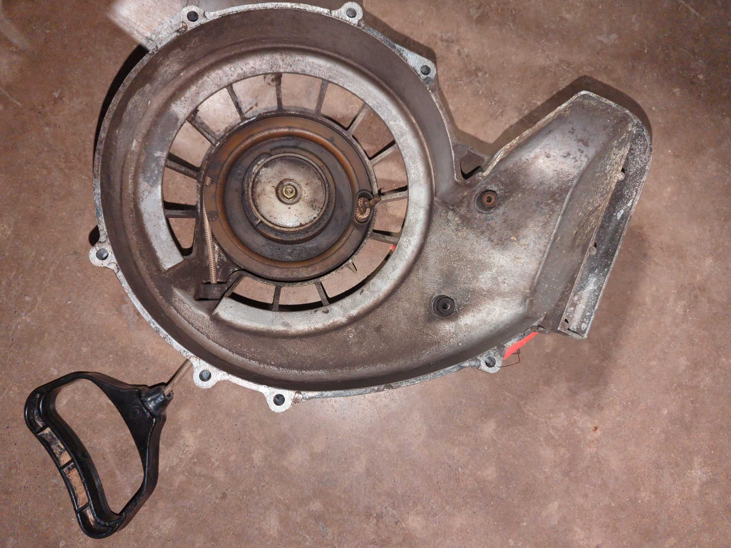 1993 Polaris Indy Recoil Pull Starter Pulley Housing - Image 4