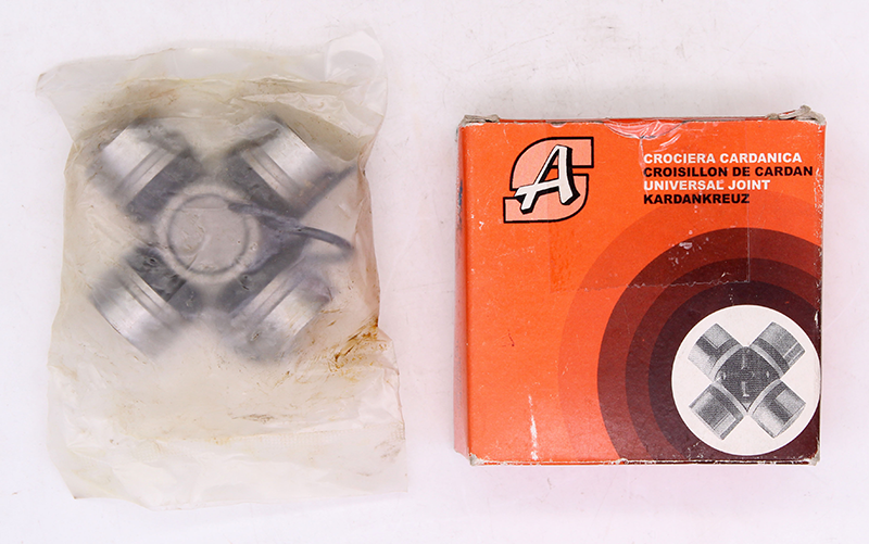UNIVERSAL JOINT - PART NUMBER - 15-601