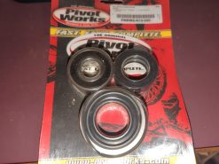 Pivot Works Wheel Bearing Kit Honda - PWRWS-H19-000