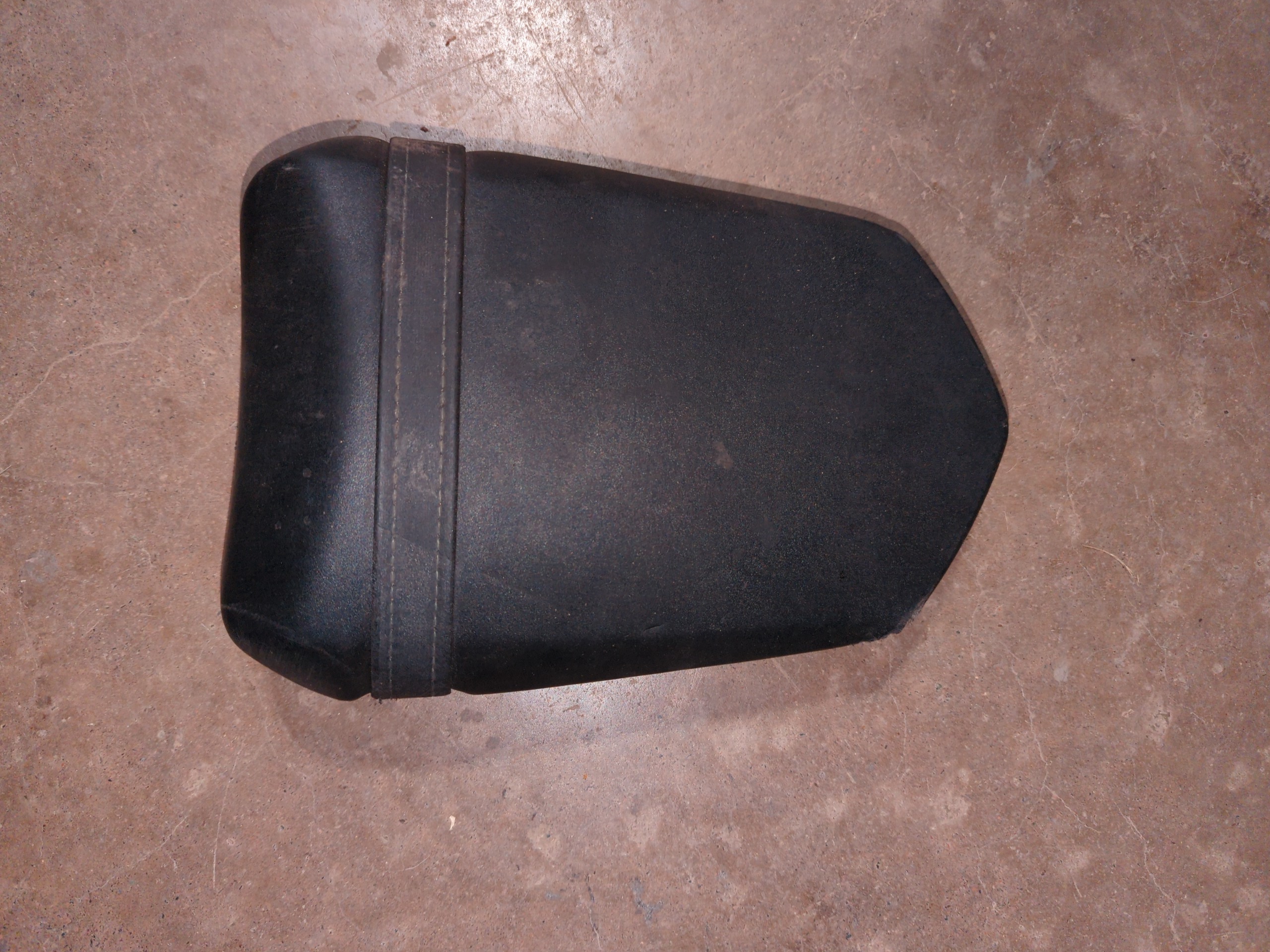 2004 - 2006 Yamaha YZF-R1,R1 Tandem Seat Assembly - Image 3