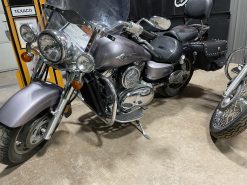 Alternative view of 2003 Kawasaki Vulcan 1600cc- Parting out