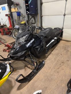 Parting out - 2016 Skidoo 800Etec