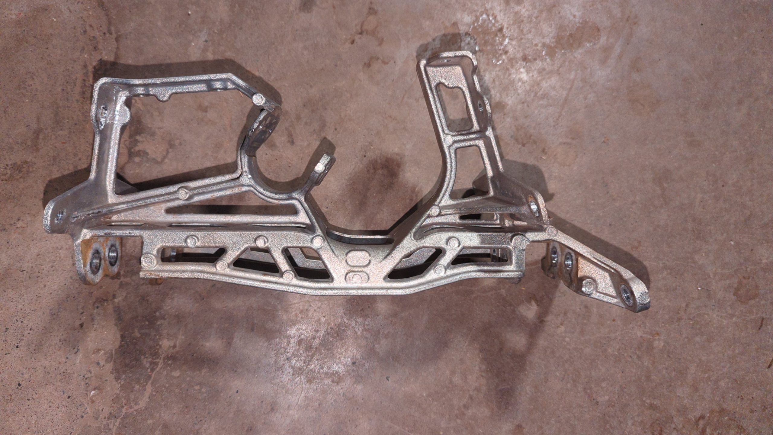 2014 - 2020 Ski Doo FREERIDE,EXPEDITION,GRAND TOURING,MXZ Front Suspension Support