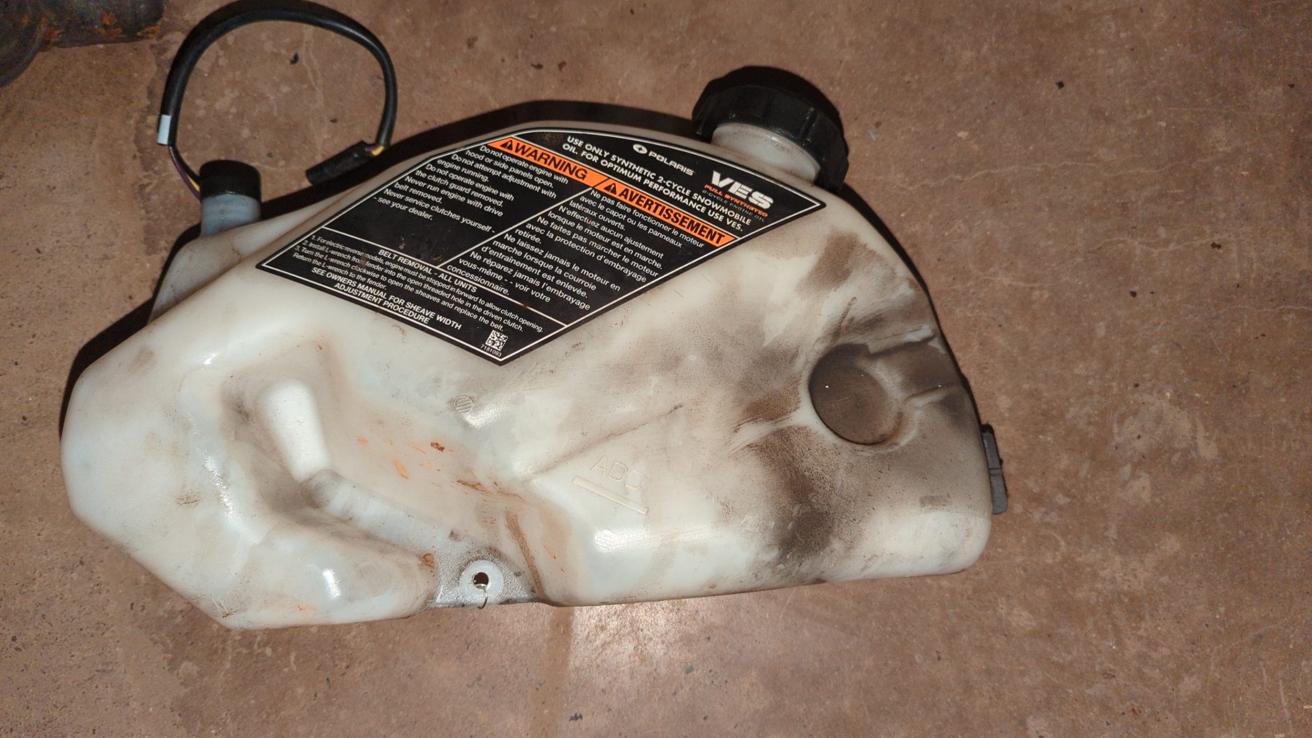 2015 - 2023 Polaris RUSH PRO,SWITCHBACK ADVENTURE,AXYS,TITAN OIL BOTTLE