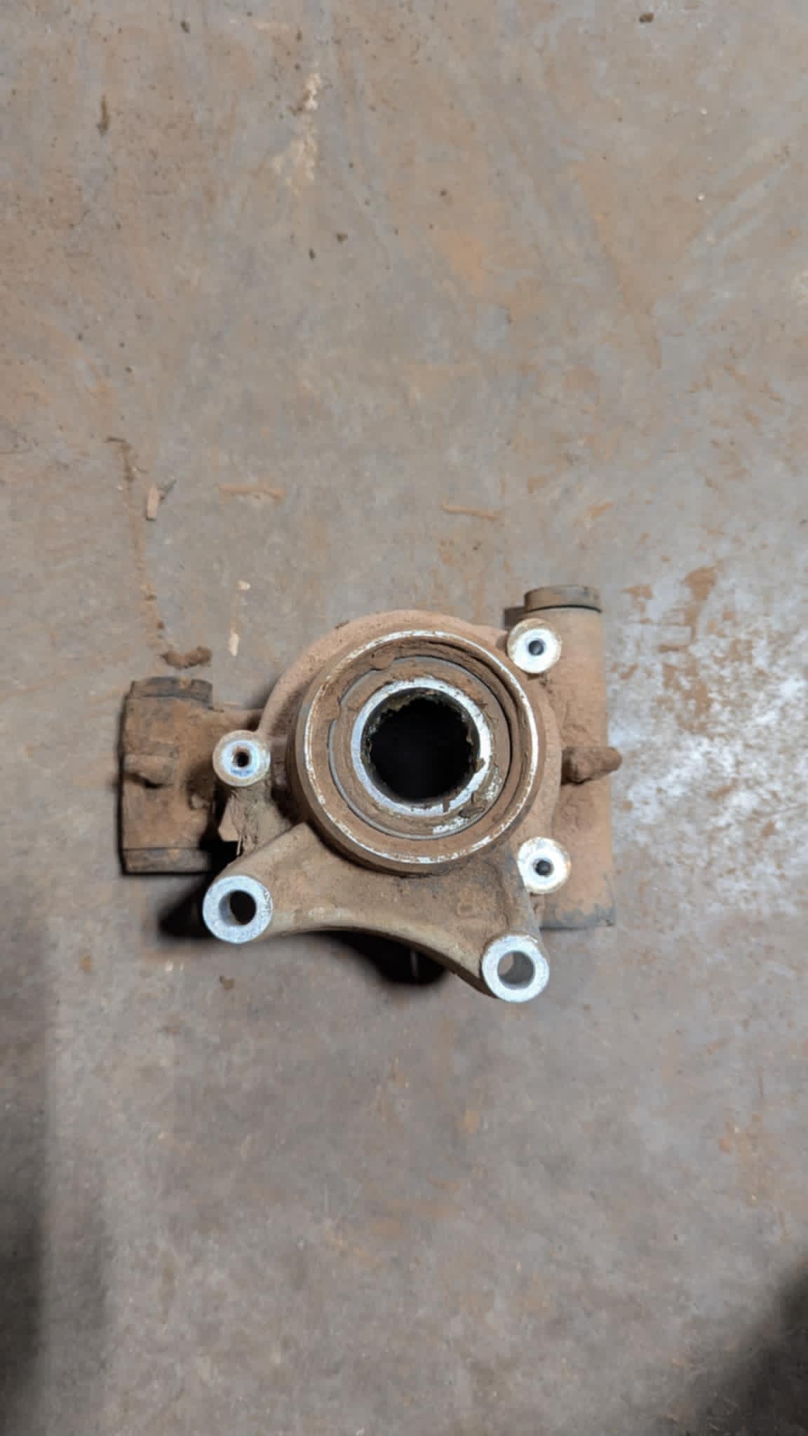 2018-19 CFmoto ZForce 1000 RH SUPPORT, REAR WHEEL SHAFT