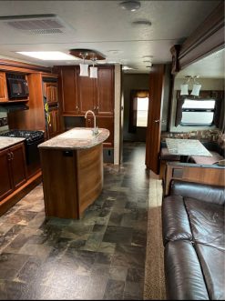 2015 Tracer Touring Edition 3200BHT by Forest River - Image 15
