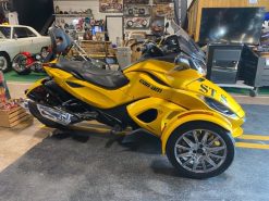2013 Can Am 998 Spyder ST -S - Image 3