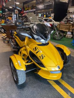 Alternative view of 2013 Can Am 998 Spyder ST -S