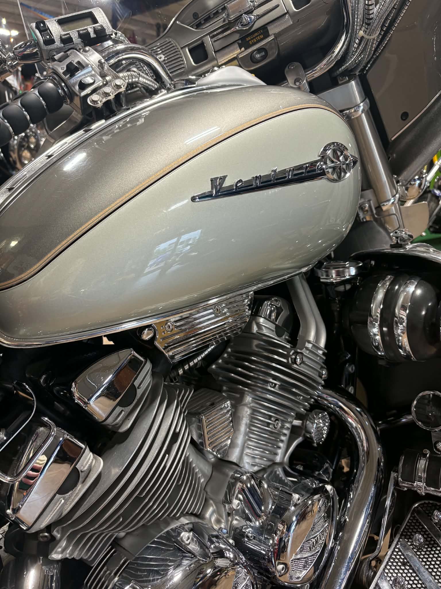 1999 Yamaha Venture Royal Star Touring - 25th Anniversary Edition - Image 5