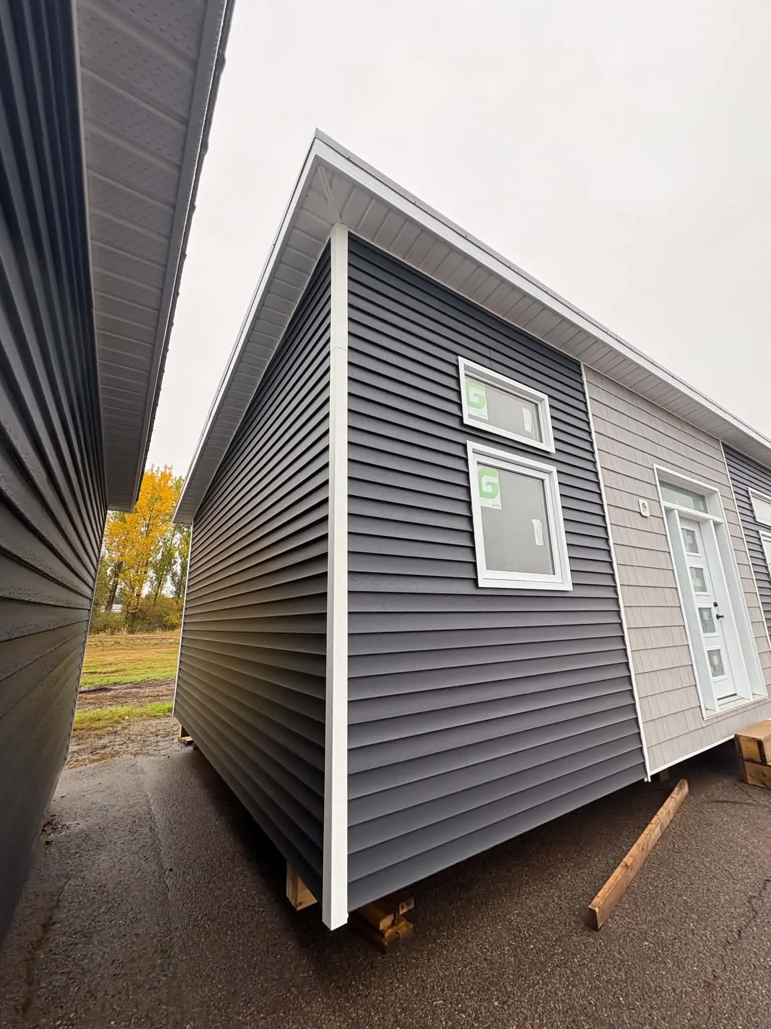 Alternative view of 16 x 50 House Shell