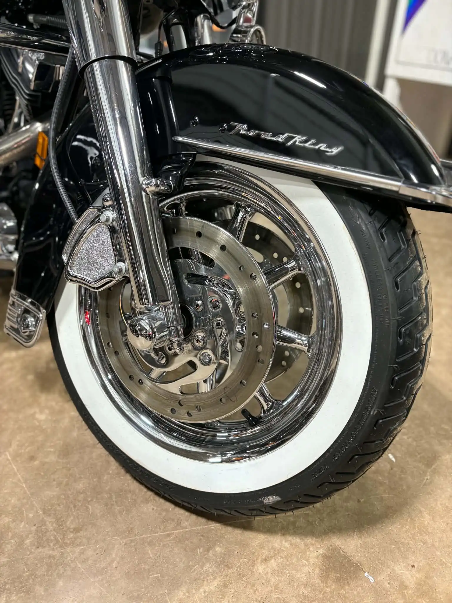 2003 Harley Davidson Road King Classic 100th Year Anniversary - Image 7